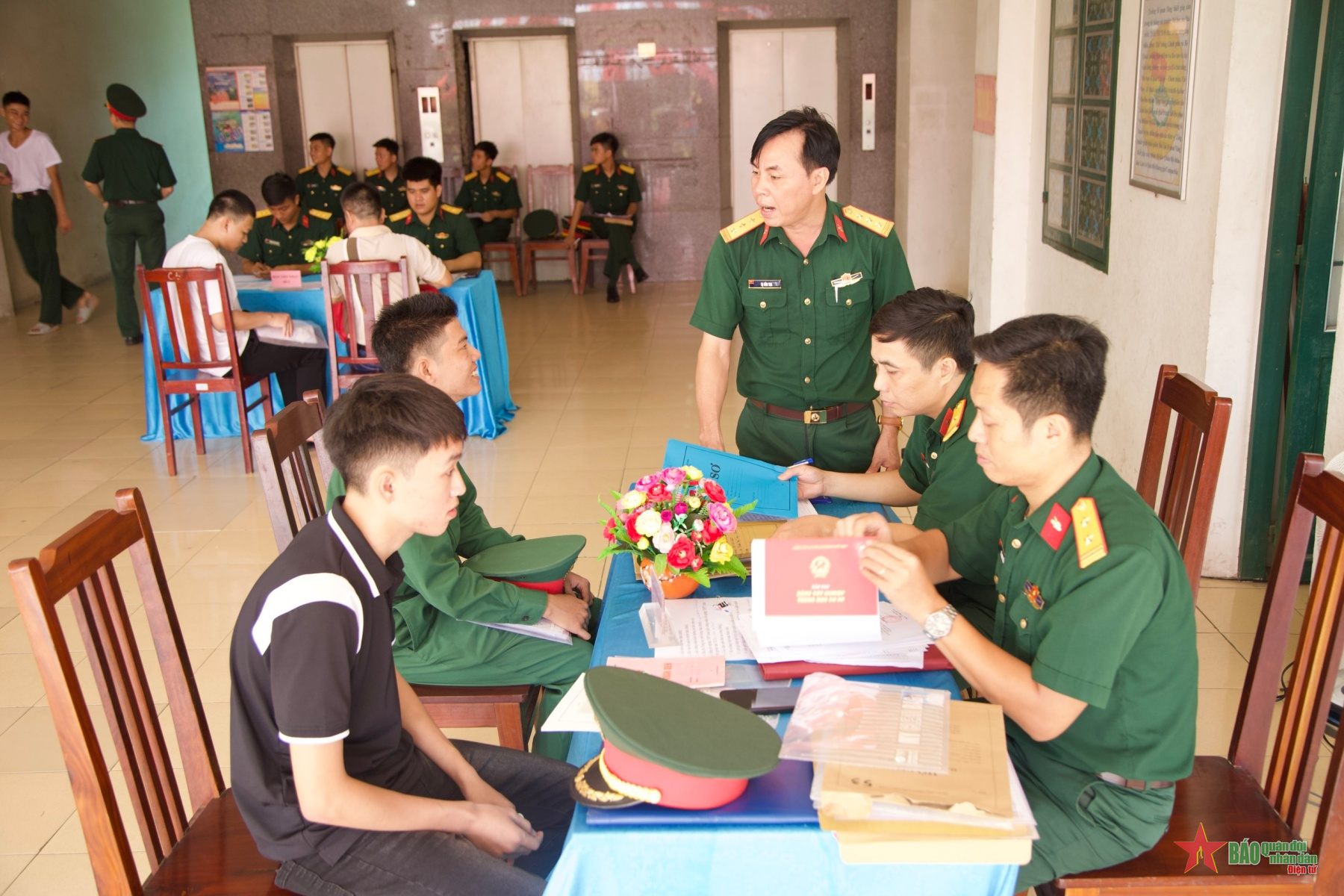 Trường Sĩ quan Tăng thiết giáp đón học viên mới khóa 48